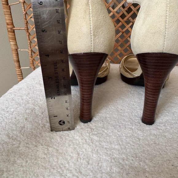 Ralph Lauren Gold and Cream Heels - Picture 7 of 15